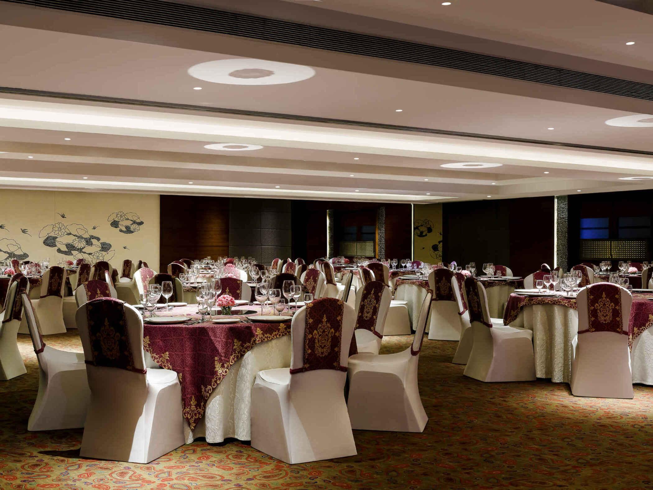 Grand Mercure Vadodara Surya Palace Exterior foto