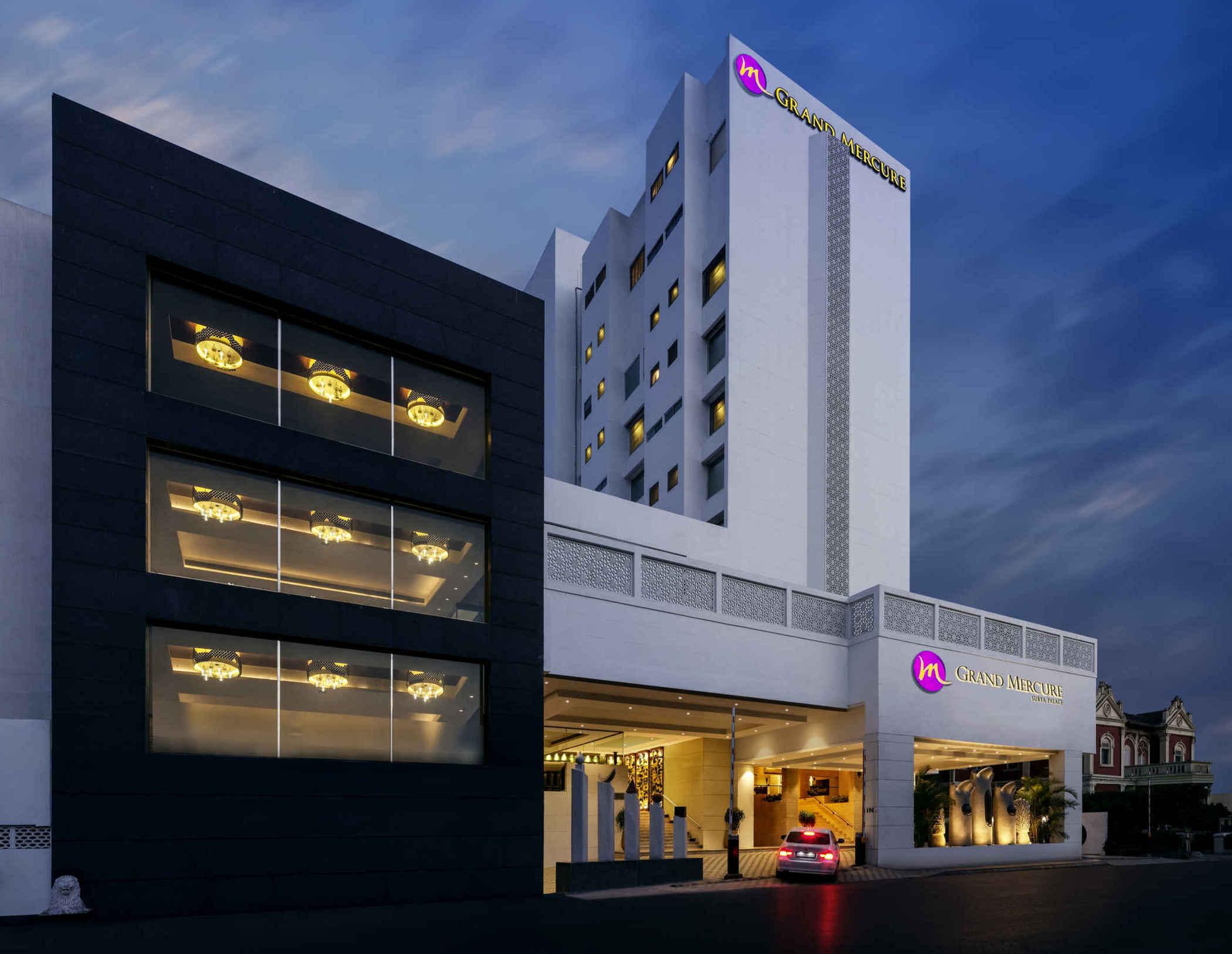 Grand Mercure Vadodara Surya Palace Exterior foto