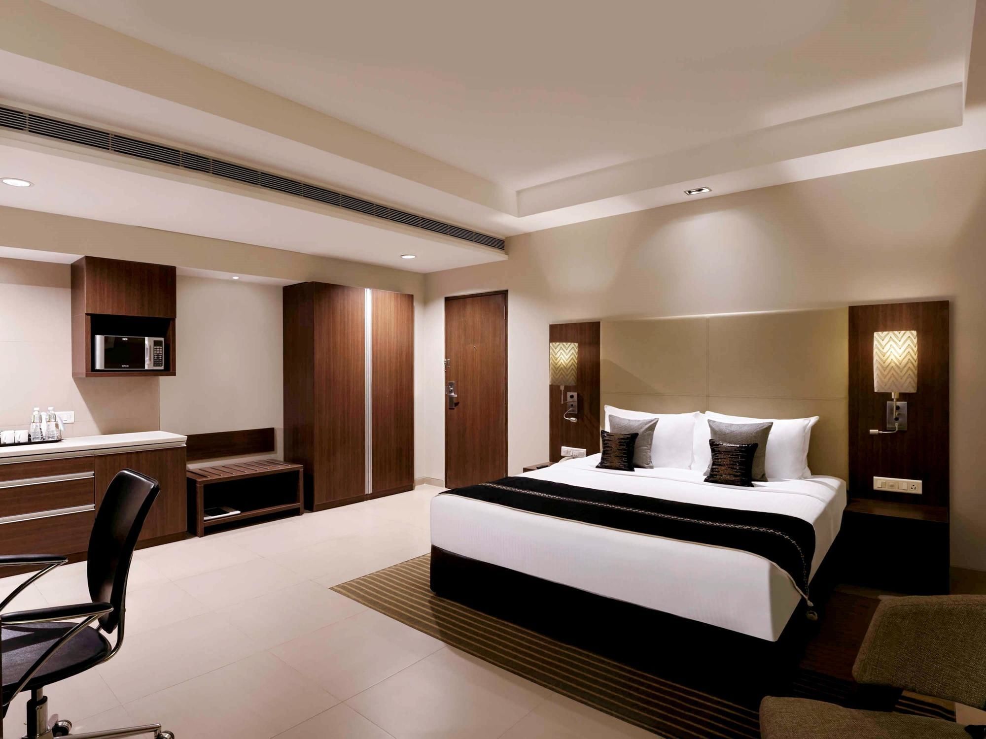 Grand Mercure Vadodara Surya Palace Exterior foto